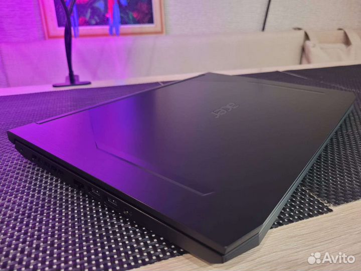 Продам мощный игровой ноутбук