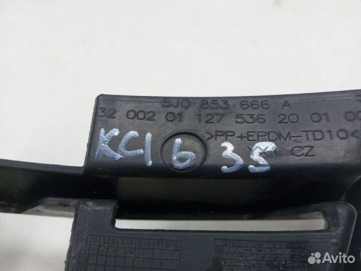 Решетка в бампер skoda roomster Правая