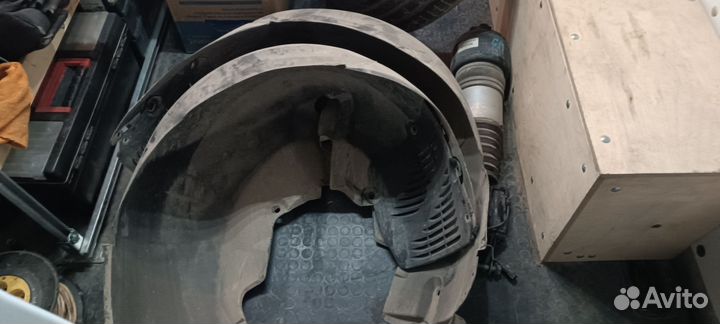 Задние подкрылки на w211