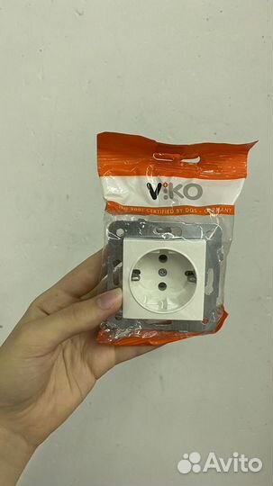 Розетка и рамка Schneider Electric W59 новая