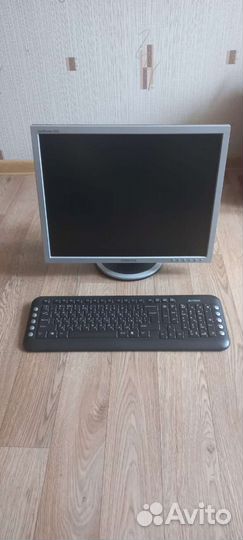 Монитор и клавиатура