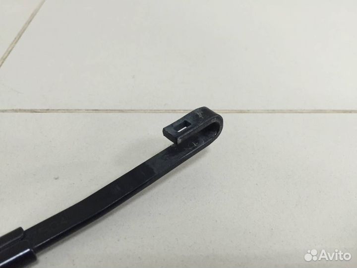 Поводок стеклоочистителя передний правый Mazda Maz