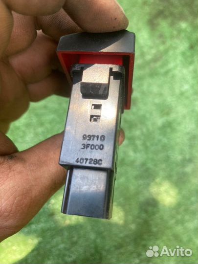 Кнопка аварийной сигнализации Kia Opirus 3.5 2006