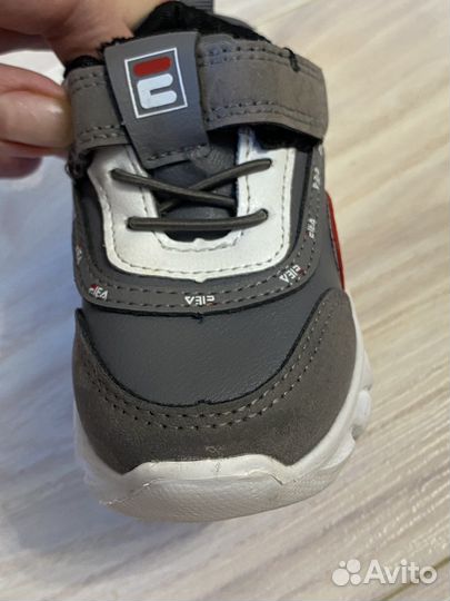 Кроссовки на мальчика в отличном состоянии р 21