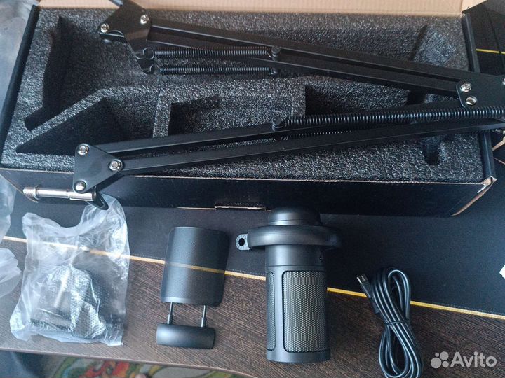 Игровой микрофон ME6S с RGB подсветкой