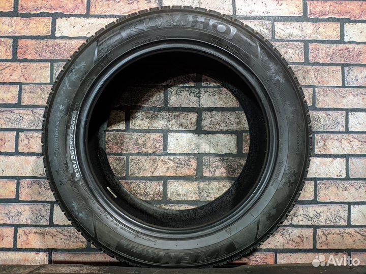 Kumho I'Zen KW31 215/55 R17