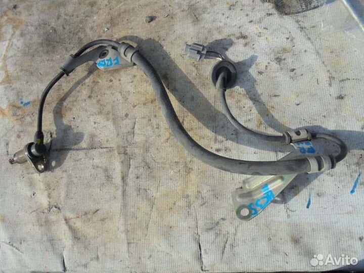 Датчик abs передний правый Nissan Laurel HC35