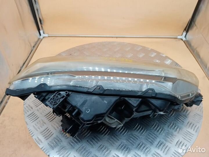 Фара левая Nissan X-Trail