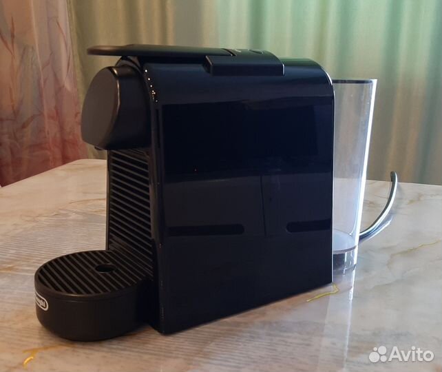 Капсульная кофемашина DeLonghi Nespresso