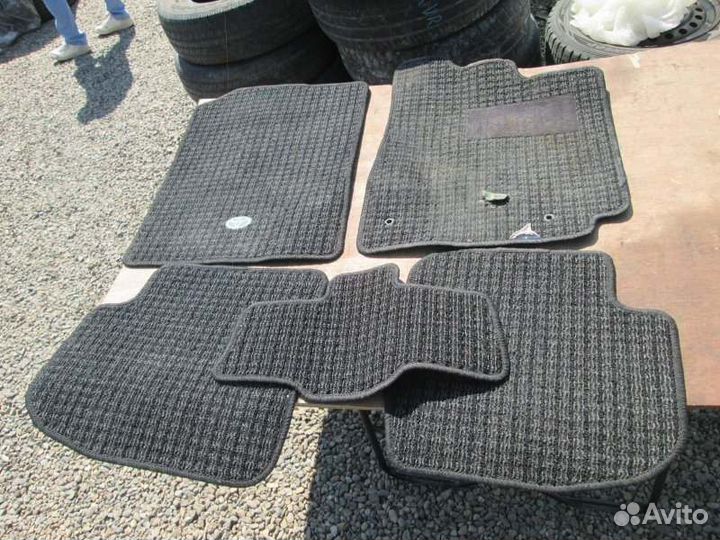 Коврики комплект Toyota Ist NCP65 1NZ-FE 2004/5