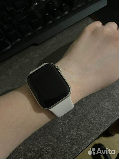 Часы Apple watch se 2023 на 44 mm