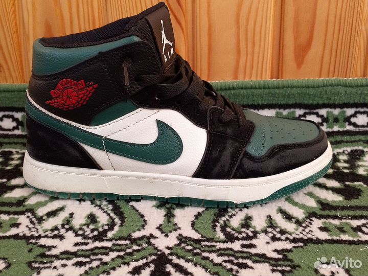 Кроссовки осенние nike