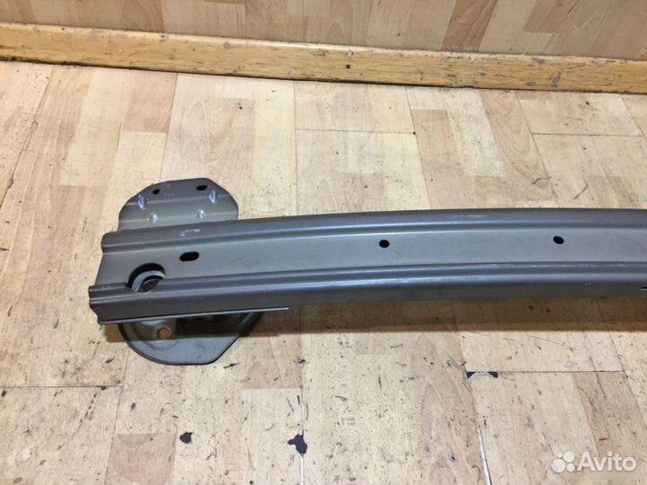 Усилитель заднего бампера Volvo