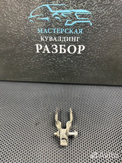 Кронштейн задней подушки Пежо 408 EC5