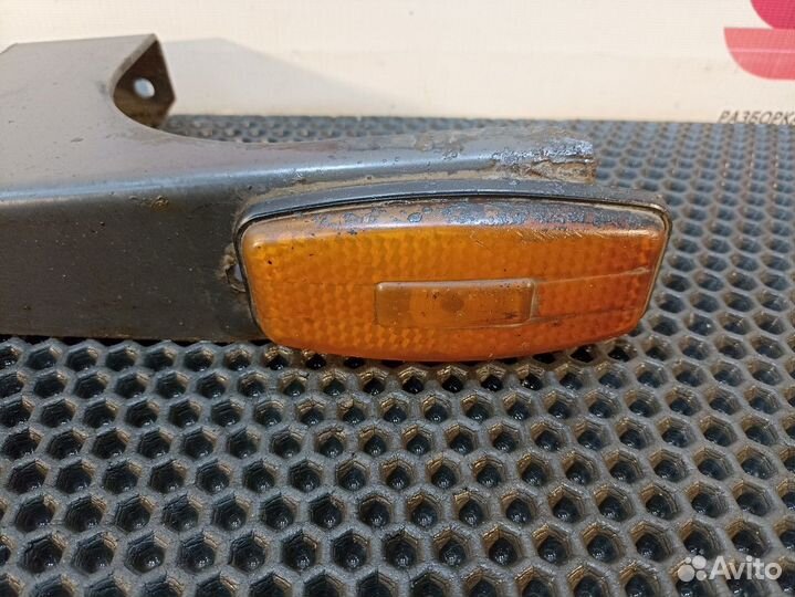 5010617653 Кронштейн габарита правый