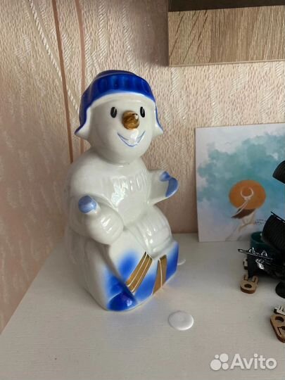 Снеговик - хоккеист. Фарфор Дулево. 1980гг
