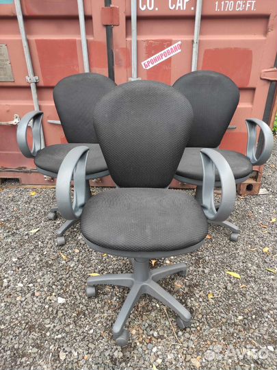 Компьютерные кресла 3шт бу