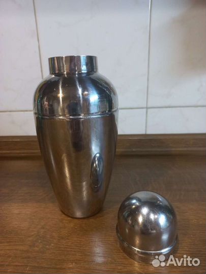 Два барных шейкера