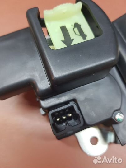 Замок багажника Kia Rio 4/Hyundai Solaris