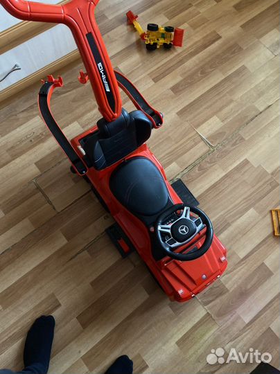 Детская машинка на аккумуляторе Возможен торг