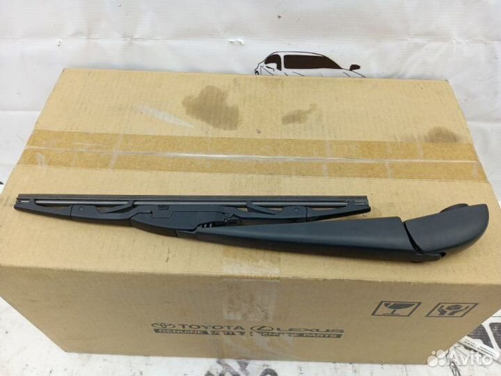 Поводок стеклоочистителя задний Toyota Highlander