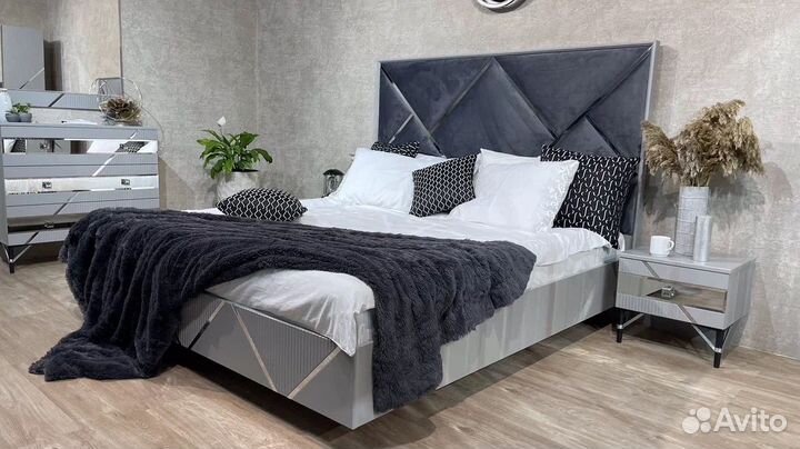 Кровать двуспальная