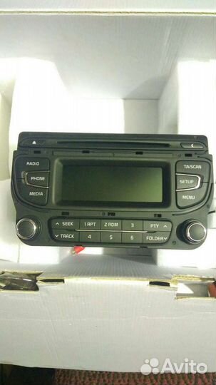 Штатная автомагнитола с рамкой на Kia Ceed JD