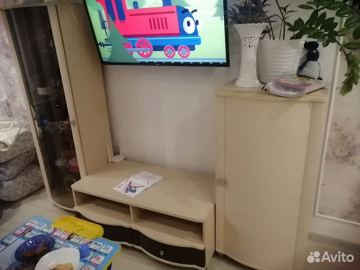 Стенка в гостиную бу