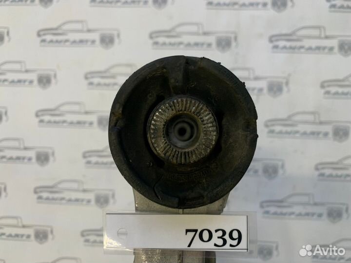 Рычаг передний левый нижний