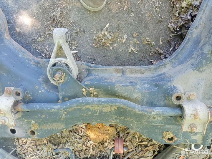 Подрамник, передняя балка Ford Focus 1