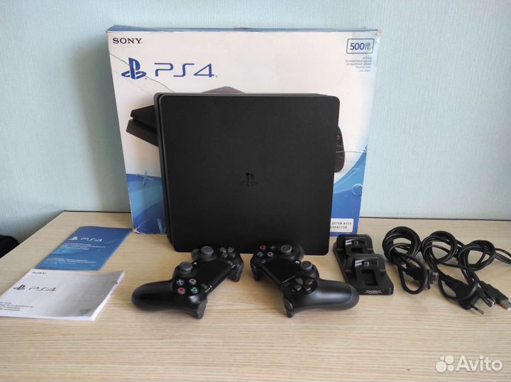 Sony playstation 4 Slim 2 геймпада и подписка Plus