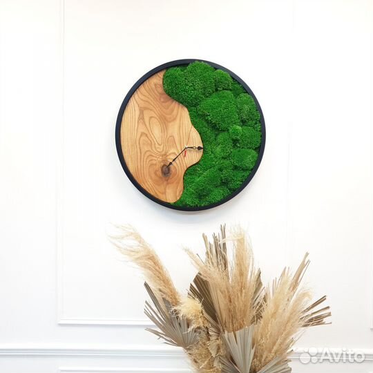 Часы настенные со мхом Континуум