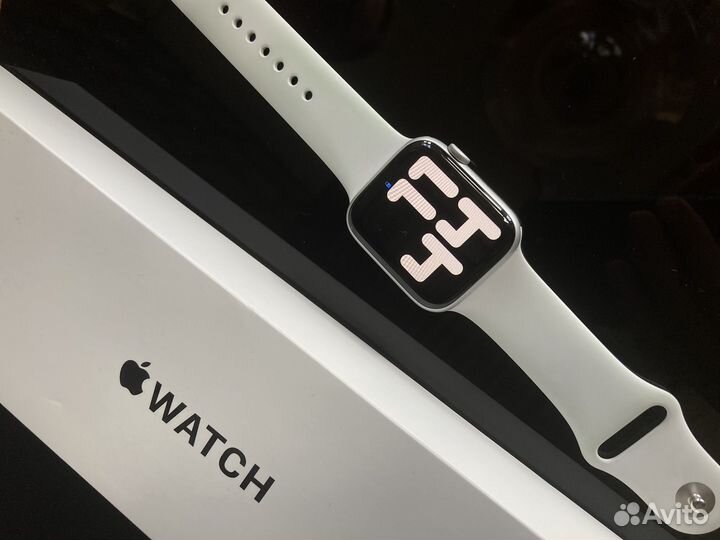 Apple watch SE (2 поколение)
