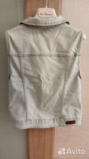 Джинсовая жилетка для девочки 9-10 лет