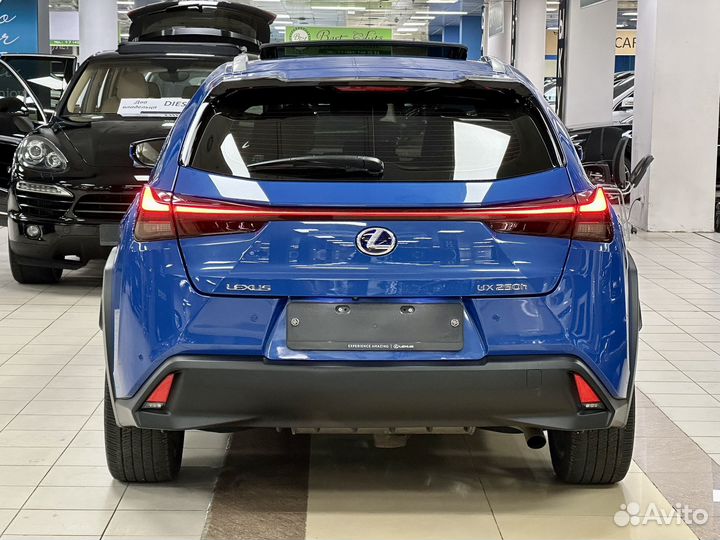 Lexus UX, 2019
