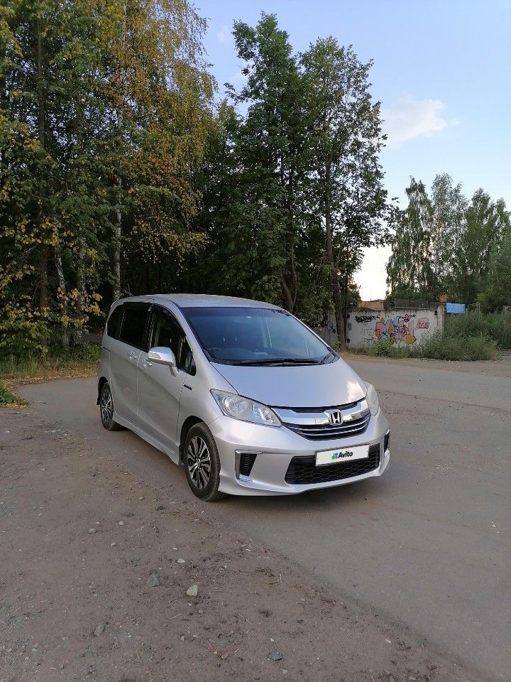 Honda Freed: фото владельца