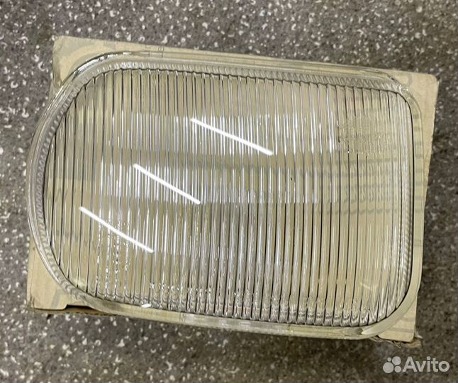 Стекло противотуманки на Mercedes C CL SLK W203