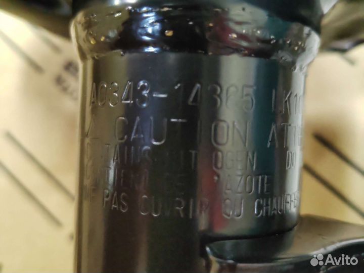 Амортизаторы передние camry 70 3.5 Япония