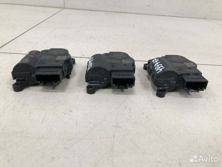 Моторчик заслонки печки Volkswagen Tiguan 2017