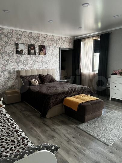 Дом 303,2 м² на участке 8 сот.