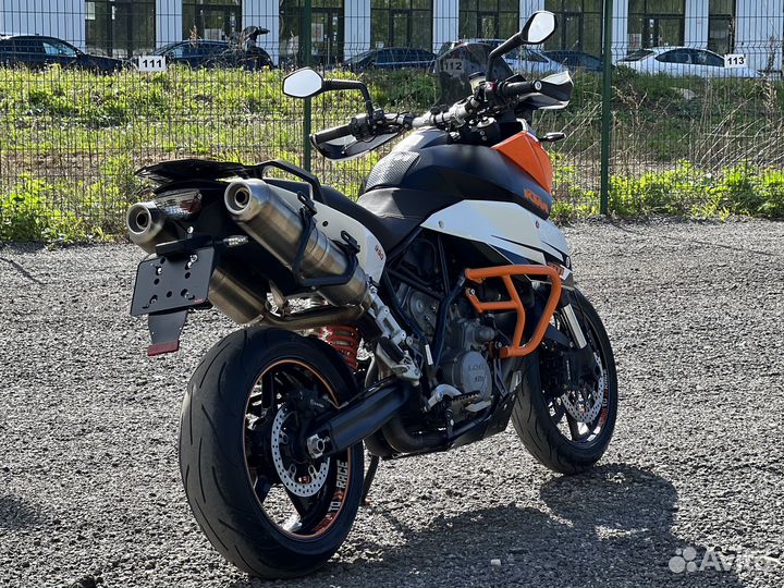 KTM 990 supermoto