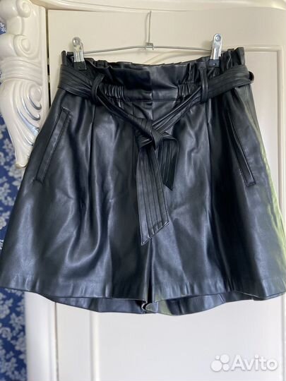 Кожаные шорты