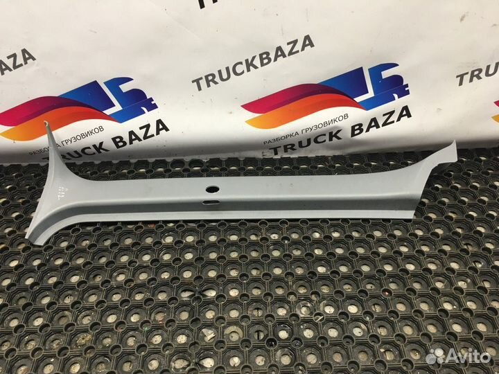 Накладка стойки лобового стекла левая