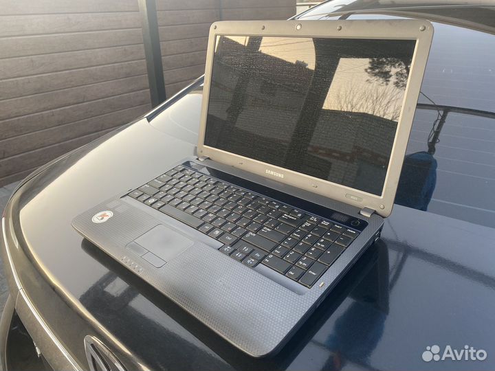 Ноутбук samsung np-r525 SSD 256Gb