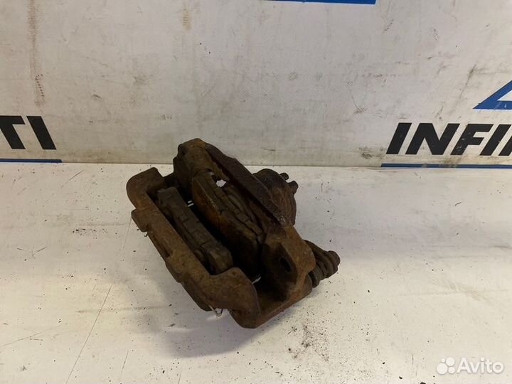 Суппорт задний правый Infiniti Qx80 Z62 VK56VD
