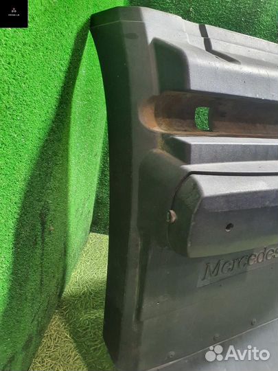 Подкрылок оси зад. прав. Mercedes-Benz Actros 2012