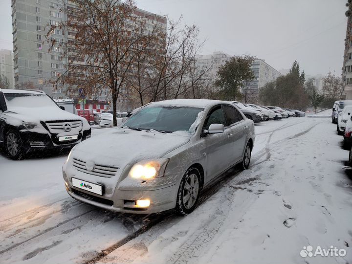 Toyota Avensis 2.0 AT, 2003, 230 000 км