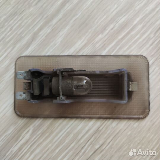 Плафон освещения салона Ford Maverick