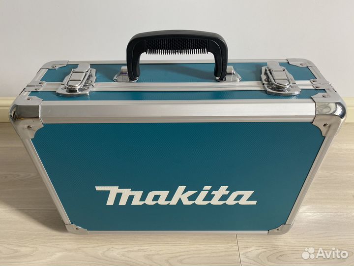 Трехрежимный перфоратор Makita HR2611FT13