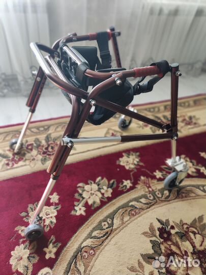 Ходунок детский для инвалидов